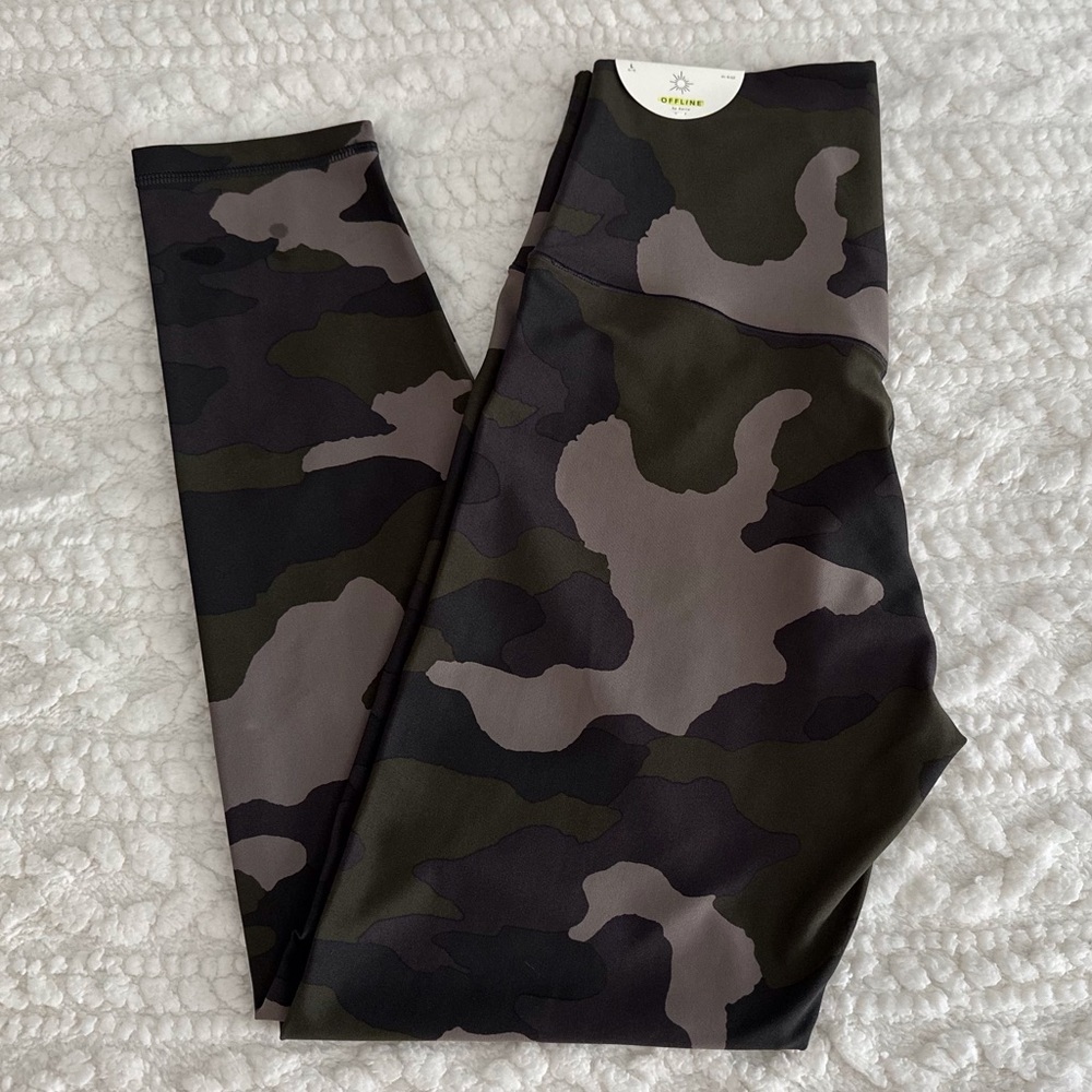 Offline by Aerie - Real Me -Green Camo Print 7/8 High-Rise Legging - Size Large
